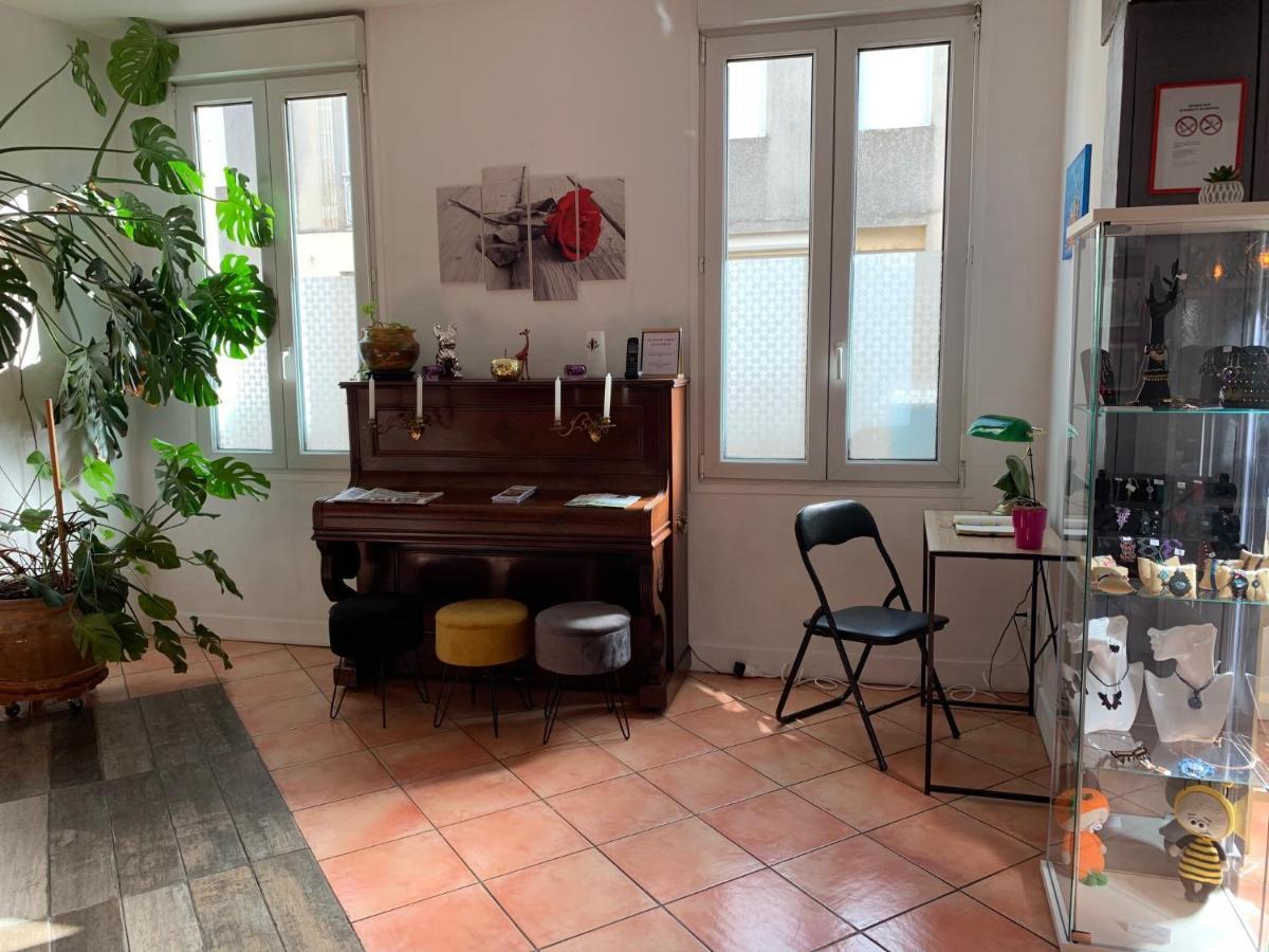 מירמבו Hotel Restaurant De L'Union מראה חיצוני תמונה