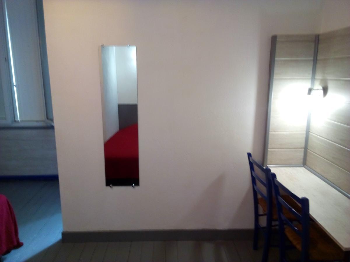 מירמבו Hotel Restaurant De L'Union מראה חיצוני תמונה